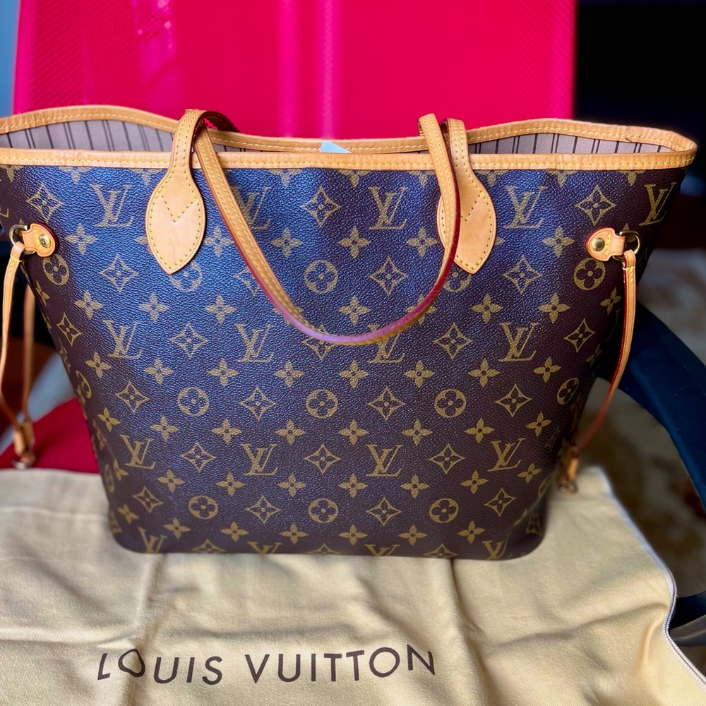 Louis Vuitton Neverfull MM Tote bag